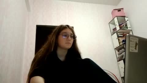 Snapshot of zeniabrossoit chatting on May 2026 02:33:02 PM zeniabrossoit online show from May 2026 02:33:02 PM