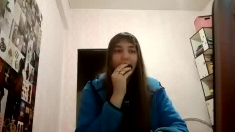 Snapshot of zeniabrossoit chatting on May 2026 01:50:02 PM zeniabrossoit online show from May 2026 01:50:02 PM