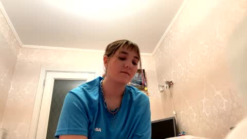 Snapshot of zeniabrossoit chatting on May 2026 02:25:01 PM zeniabrossoit online show from May 2026 02:25:01 PM