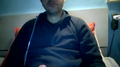 Snapshot of zeus00811 chatting on December 2024 05:21:01 AM zeus online show from December 2024 05:21:01 AM