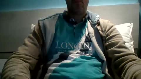 Snapshot of zeus00811 chatting on October 2025 04:43:01 AM zeus online show from October 2025 04:43:01 AM