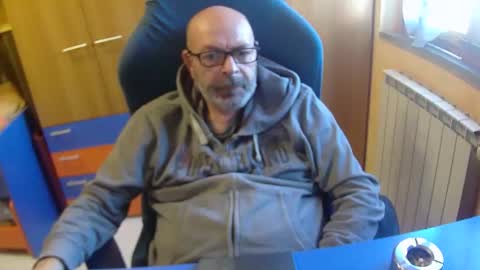 zeus58100 online show from October 2025 07:49:02 AM