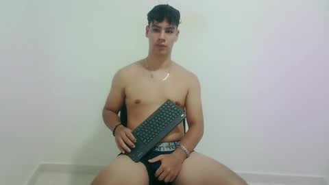 zeus_183 online show from October 2025 12:09:02 AM