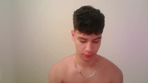 zeus_183 online show from November 2025 12:49:02 PM