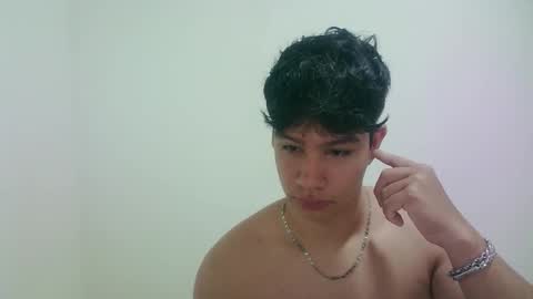 zeus_183 online show from February 2026 05:52:01 AM