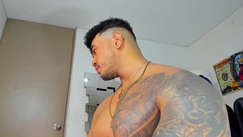 Snapshot of zeus_strong93 chatting on January 2025 10:23:01 PM zeus strong online show from January 2025 10:23:01 PM