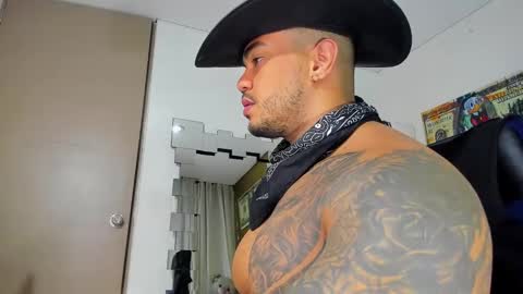 Snapshot of zeus_strong93 chatting on January 2025 02:30:01 AM zeus strong online show from January 2025 02:30:01 AM