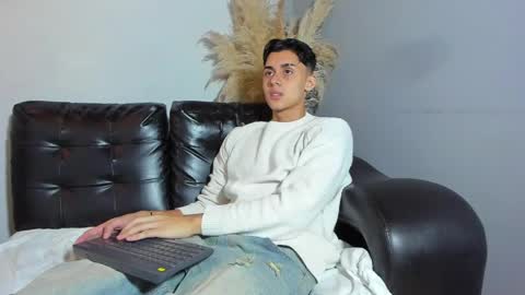 Zeus Brant online show from April 2026 01:04:02 PM