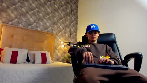 zeus online show from January 2025 10:08:02 PM