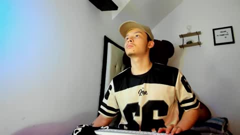 zeus online show from October 2025 02:11:02 AM