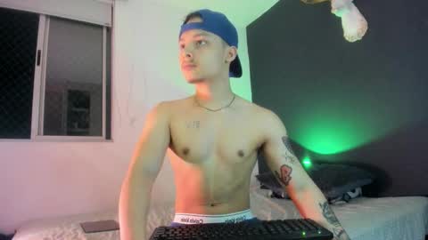 Snapshot of zeusjeff chatting on March 2026 01:44:01 AM zeus online show from March 2026 01:44:01 AM