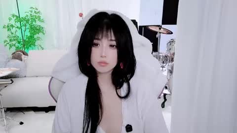 zhen online show from November 2025 12:27:02 PM