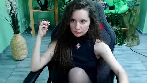 zianichols online show from March 2025 12:31:01 AM