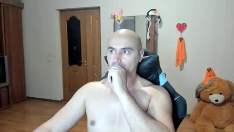 Ziesh online show from November 2025 09:15:02 PM