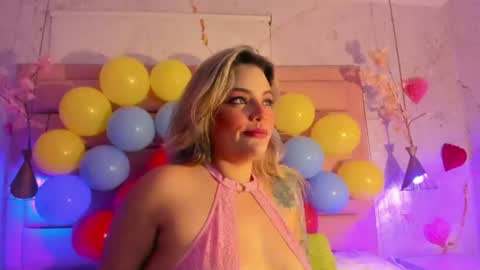 zihaadams_ online show from June 2026 04:00:01 AM