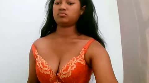 Snapshot of zina479102 chatting on May 2026 05:47:01 AM elly online show from May 2026 05:47:01 AM