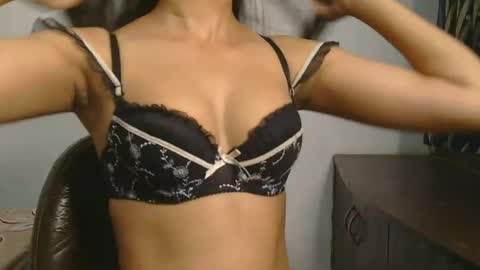 Snapshot of ziyaa_1 chatting on June 2026 04:20:01 AM Ziyaa online show from June 2026 04:20:01 AM