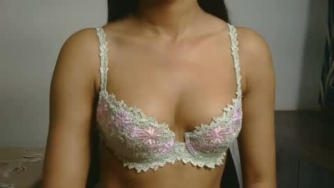 Snapshot of ziyaa_1 chatting on June 2026 03:49:01 AM Ziyaa online show from June 2026 03:49:01 AM
