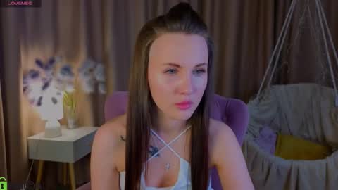 Zlata  Mon Tue Thu Fri Sun Sa GMT 3 0000pm - 0600pm  online show from October 2025 05:00:01 PM