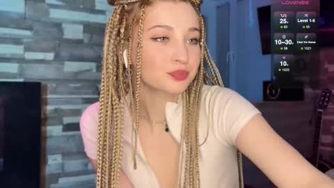 Zoe online show from March 2025 04:22:02 PM