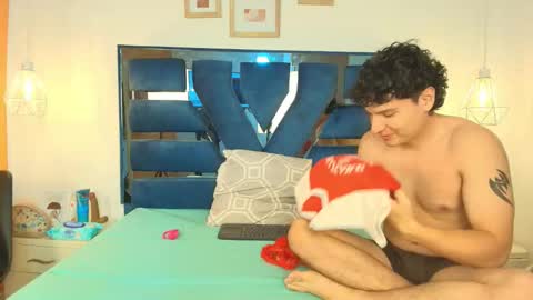 Zoe and dylan  online show from November 2025 12:18:01 PM