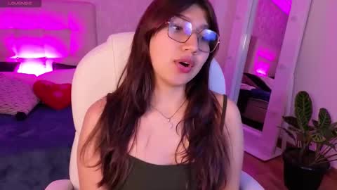Snapshot of zoe_capelli chatting on October 2025 03:10:02 AM zoe online show from October 2025 03:10:02 AM