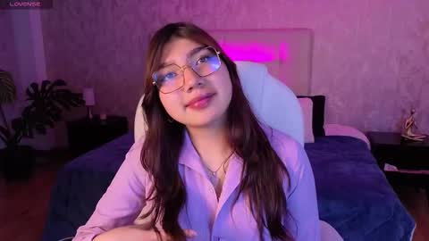 Snapshot of zoe_capelli chatting on October 2025 04:04:02 AM zoe online show from October 2025 04:04:02 AM