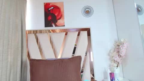 Zoe online show from September 2025 12:30:01 PM