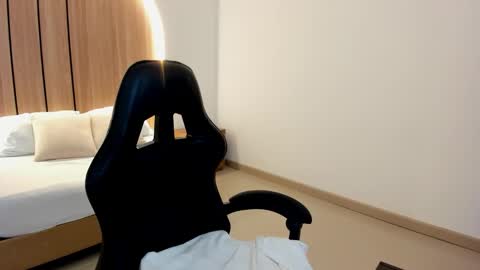 Zoe  online show from March 2026 12:12:01 PM