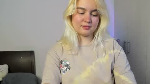 Snapshot of zoe_jhonson2 chatting on October 2025 07:36:02 PM zoe online show from October 2025 07:36:02 PM