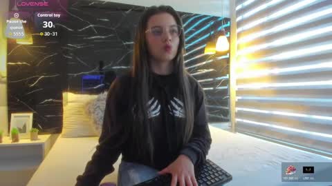 Zoe online show from October 2025 11:32:02 AM