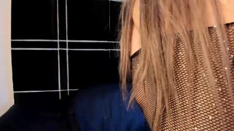 Snapshot of zoe_ll chatting on May 2026 06:04:01 PM SWEET ZOE online show from May 2026 06:04:01 PM