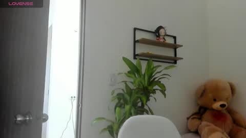 zoe_maddison19 online show from December 2025 06:58:02 PM