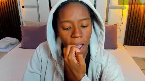 Zoe Novakk  online show from December 2025 03:05:01 PM