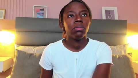 Zoe Novakk  online show from January 2026 01:15:01 PM