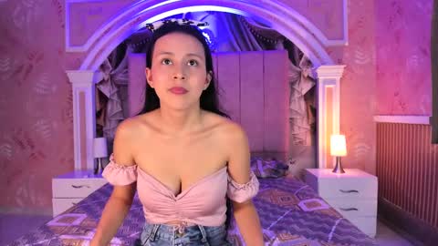 Snapshot of zoe_pettite_ chatting on February 2025 02:31:02 PM zoe_pettite_ online show from February 2025 02:31:02 PM