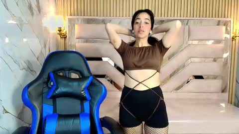 Zoe  online show from September 2025 03:18:02 AM