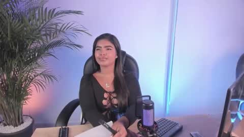 Snapshot of zoe_roux210949 chatting on February 2026 02:59:02 AM Zoe online show from February 2026 02:59:02 AM