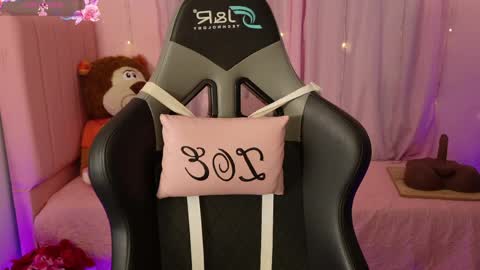 zoe_sullivan_ online show from April 2026 09:13:01 AM