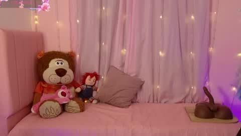 Snapshot of zoe_sullivan_ chatting on May 2026 09:05:02 AM zoe_sullivan_ online show from May 2026 09:05:02 AM