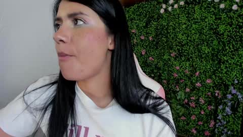 Snapshot of zoe_wattson chatting on December 2024 06:20:01 AM Zoe online show from December 2024 06:20:01 AM