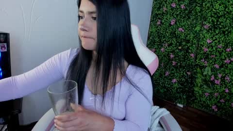 Snapshot of zoe_wattson chatting on December 2024 02:42:02 AM Zoe online show from December 2024 02:42:02 AM