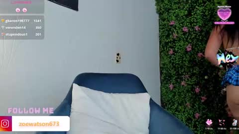 Snapshot of zoe_wattson chatting on February 2025 06:33:01 AM Zoe online show from February 2025 06:33:01 AM