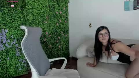 Snapshot of zoe_wattson chatting on September 2025 04:56:02 AM Zoe online show from September 2025 04:56:02 AM