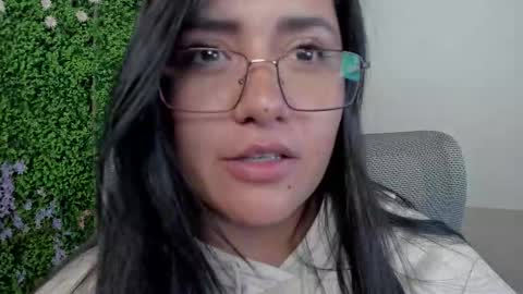 Snapshot of zoe_wattson chatting on October 2025 04:02:02 AM Zoe online show from October 2025 04:02:02 AM