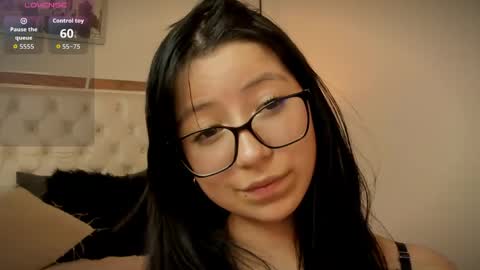 Snapshot of zoe_xra chatting on May 2026 09:23:02 PM Zoe online show from May 2026 09:23:02 PM