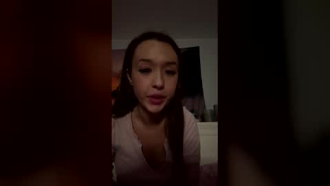 zoeapolo online show from February 2026 02:32:01 AM