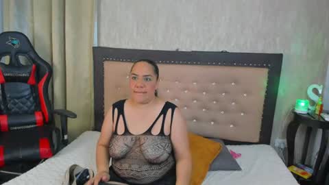 Snapshot of zoedeleon chatting on July 2026 07:16:01 PM zoedeleon online show from July 2026 07:16:01 PM