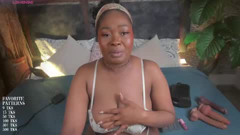 Snapshot of zoee_23 chatting on May 2026 11:05:02 AM Zoe online show from May 2026 11:05:02 AM