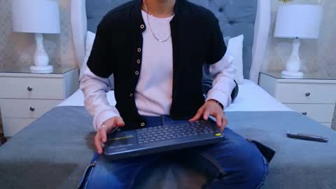 Zoe Krug online show from October 2025 11:51:02 AM